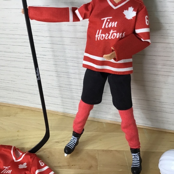 Hockey Barbie Doll - Picture 3 of 6